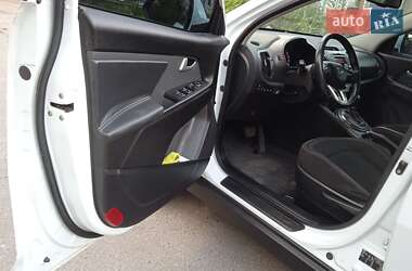 Позашляховик / Кросовер Kia Sportage 2011 в 