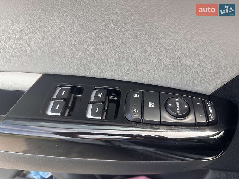 Позашляховик / Кросовер Kia Sportage 2016 в Києві