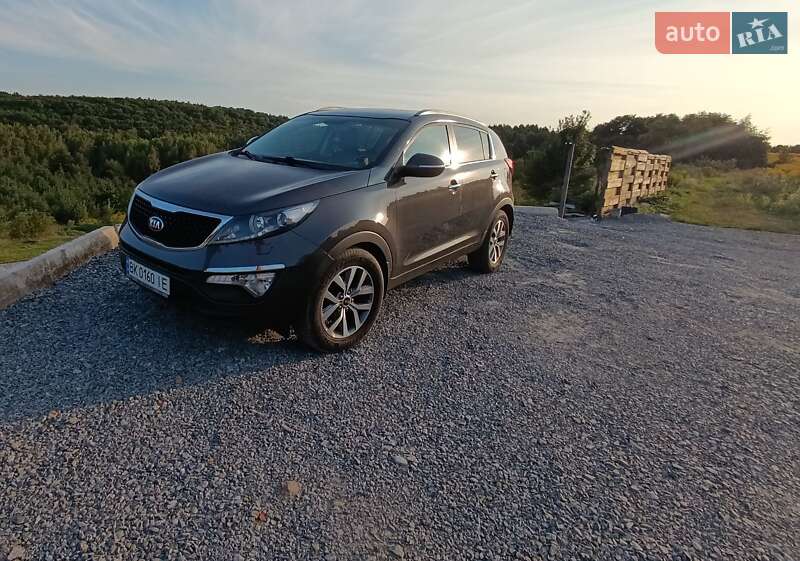 Внедорожник / Кроссовер Kia Sportage 2015 в Здолбунове