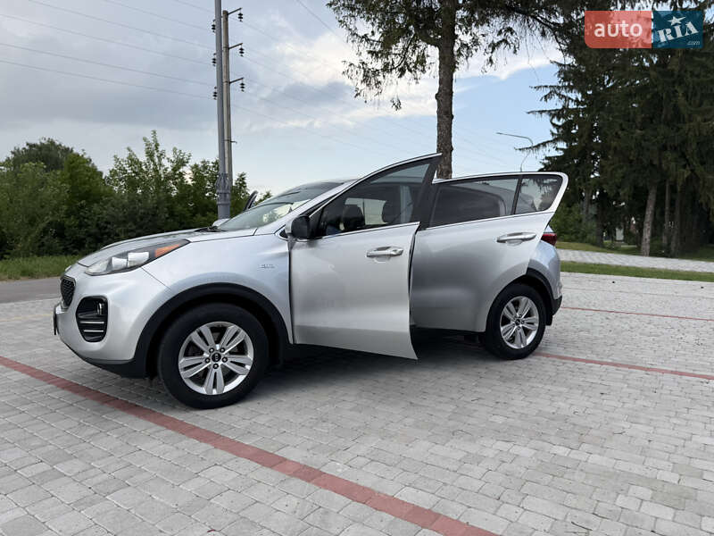 Позашляховик / Кросовер Kia Sportage 2015 в Старокостянтинові