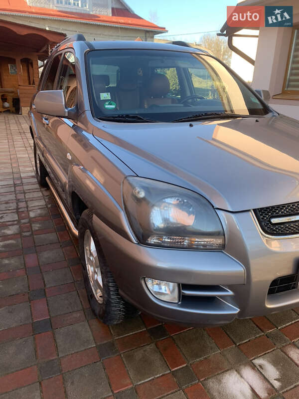 Позашляховик / Кросовер Kia Sportage 2007 в Івано-Франківську