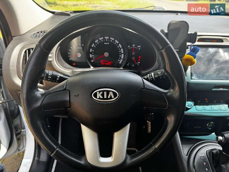 Позашляховик / Кросовер Kia Sportage 2012 в Миколаєві