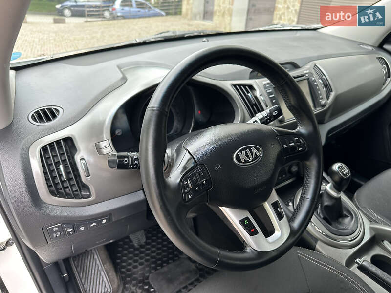 Внедорожник / Кроссовер Kia Sportage 2014 в Надворной