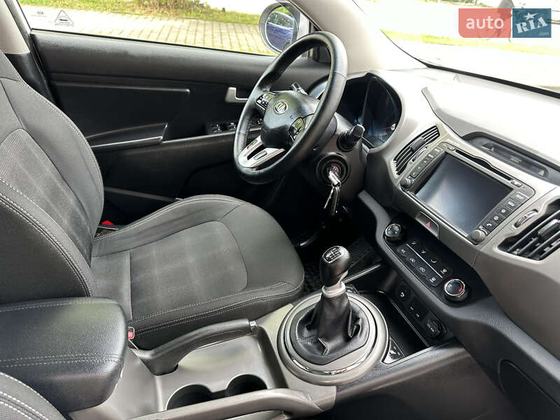 Внедорожник / Кроссовер Kia Sportage 2014 в Надворной