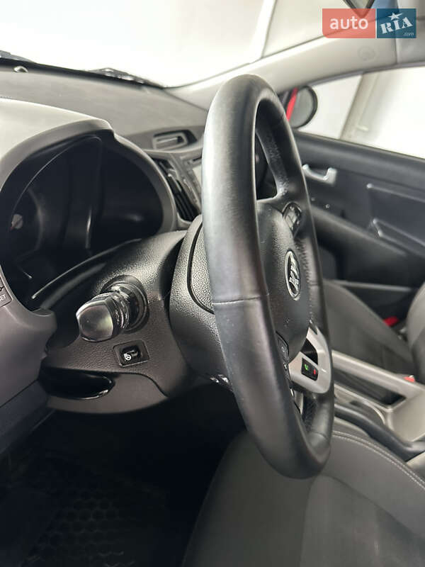Внедорожник / Кроссовер Kia Sportage 2014 в Надворной