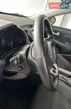 Позашляховик / Кросовер Kia Sportage 2014 в 