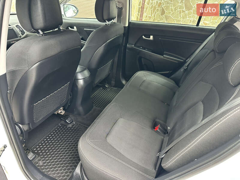 Внедорожник / Кроссовер Kia Sportage 2014 в Надворной