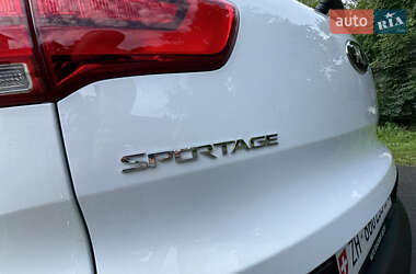 Позашляховик / Кросовер Kia Sportage 2015 в 
