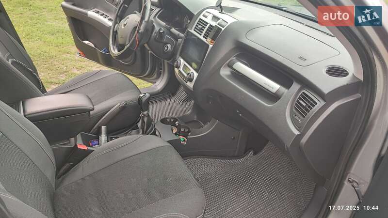 Внедорожник / Кроссовер Kia Sportage 2007 в Краснограде