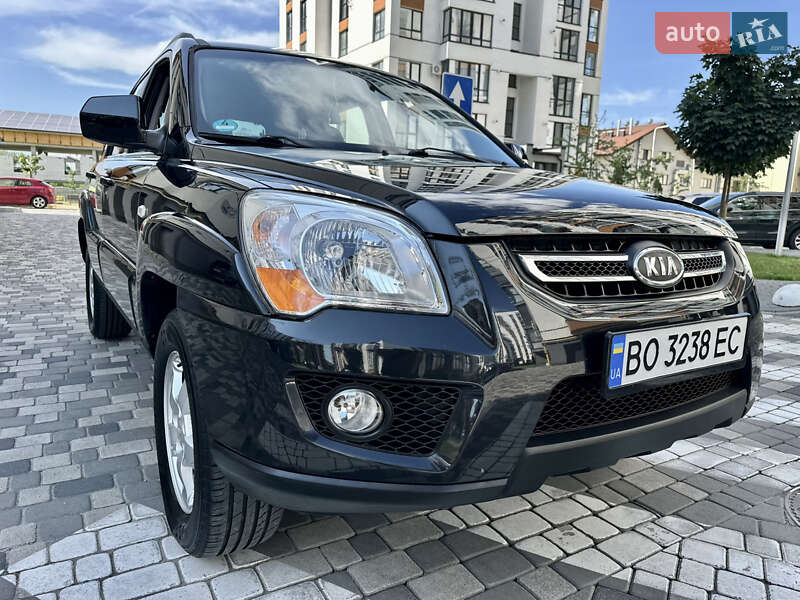 Позашляховик / Кросовер Kia Sportage 2008 в Івано-Франківську