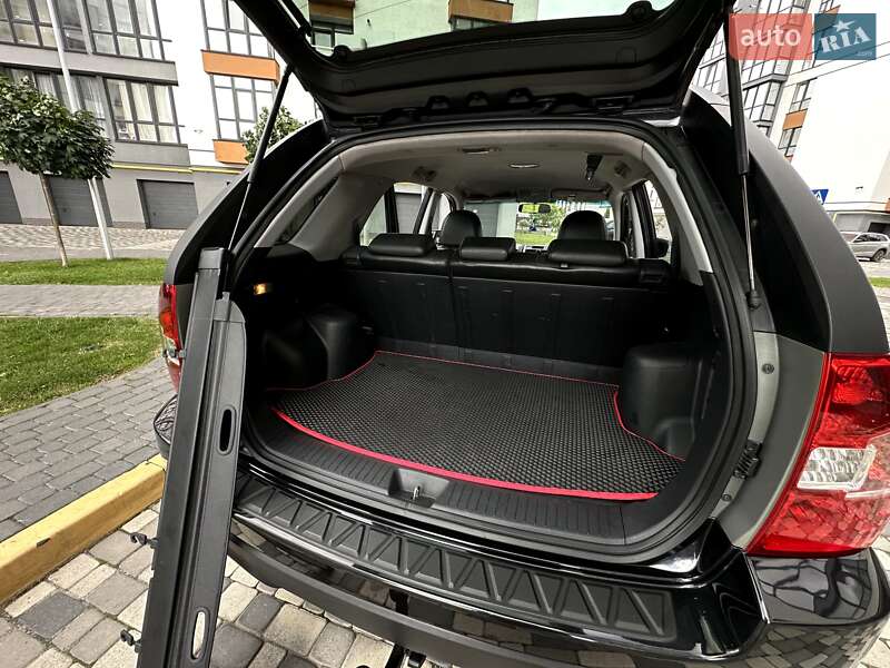 Позашляховик / Кросовер Kia Sportage 2008 в Івано-Франківську