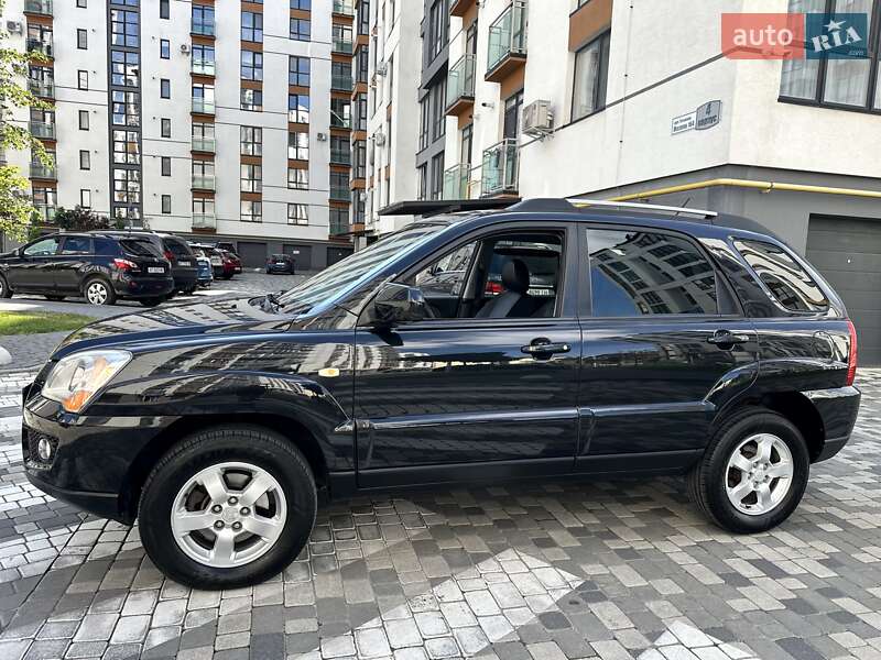 Позашляховик / Кросовер Kia Sportage 2008 в Івано-Франківську