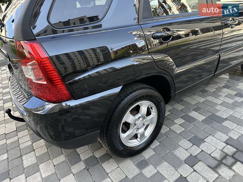 Позашляховик / Кросовер Kia Sportage 2008 в Івано-Франківську