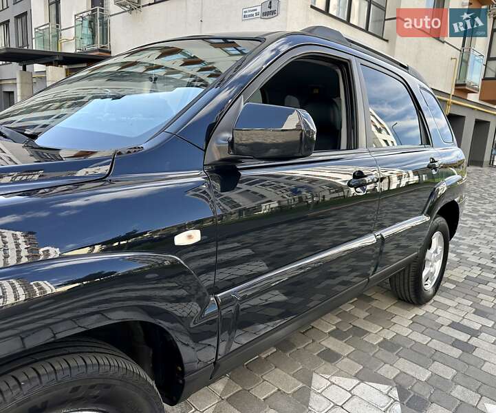 Позашляховик / Кросовер Kia Sportage 2008 в Івано-Франківську