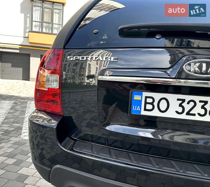 Позашляховик / Кросовер Kia Sportage 2008 в Івано-Франківську