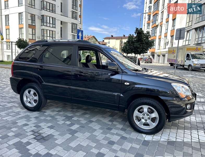 Позашляховик / Кросовер Kia Sportage 2008 в Івано-Франківську