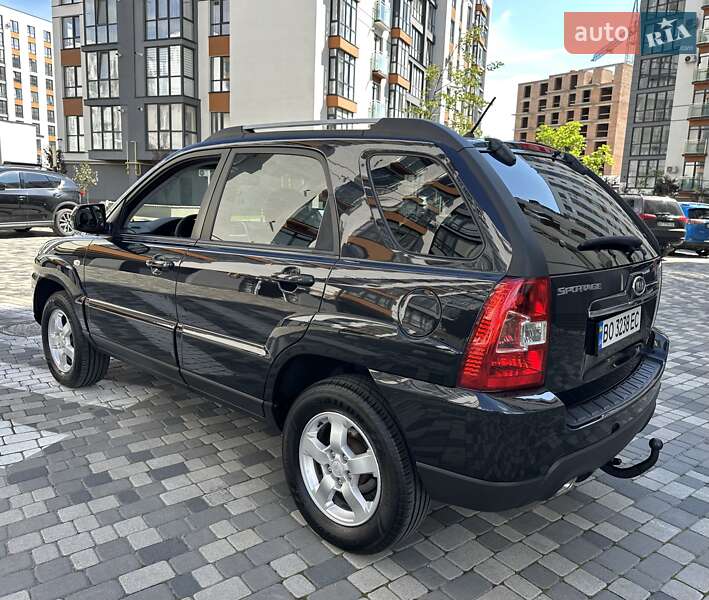 Позашляховик / Кросовер Kia Sportage 2008 в Івано-Франківську