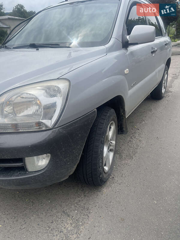 Внедорожник / Кроссовер Kia Sportage 2005 в Ивано-Франковске