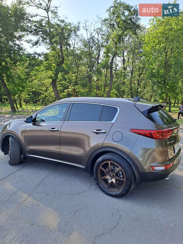 Внедорожник / Кроссовер Kia Sportage 2016 в Павлограде