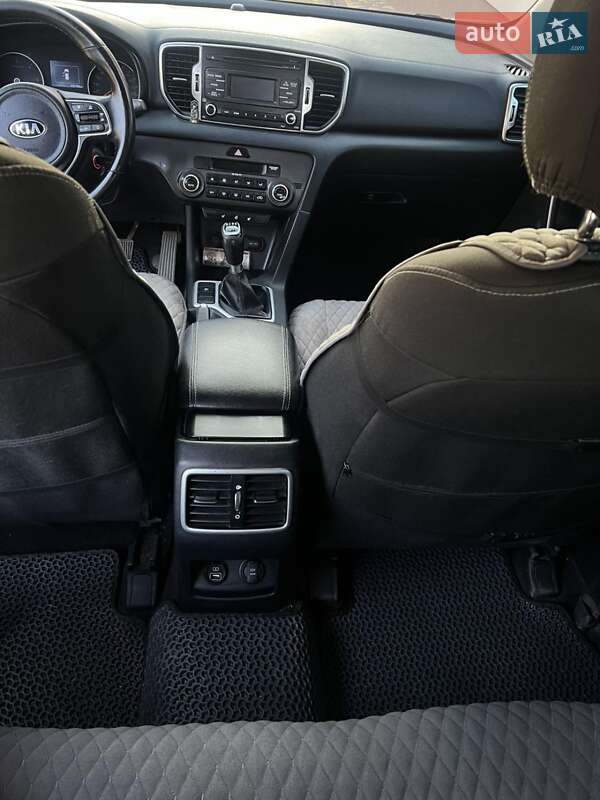 Внедорожник / Кроссовер Kia Sportage 2017 в Тернополе