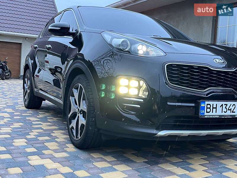 Внедорожник / Кроссовер Kia Sportage 2015 в Великой Михайловке