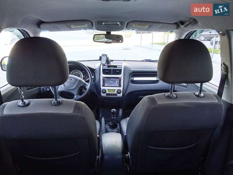 Позашляховик / Кросовер Kia Sportage 2008 в Івано-Франківську