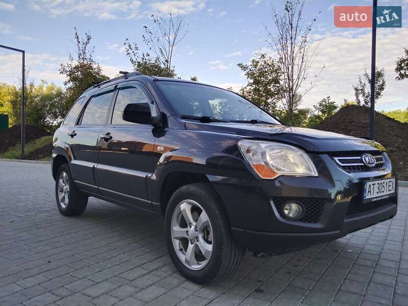 Позашляховик / Кросовер Kia Sportage 2008 в Івано-Франківську