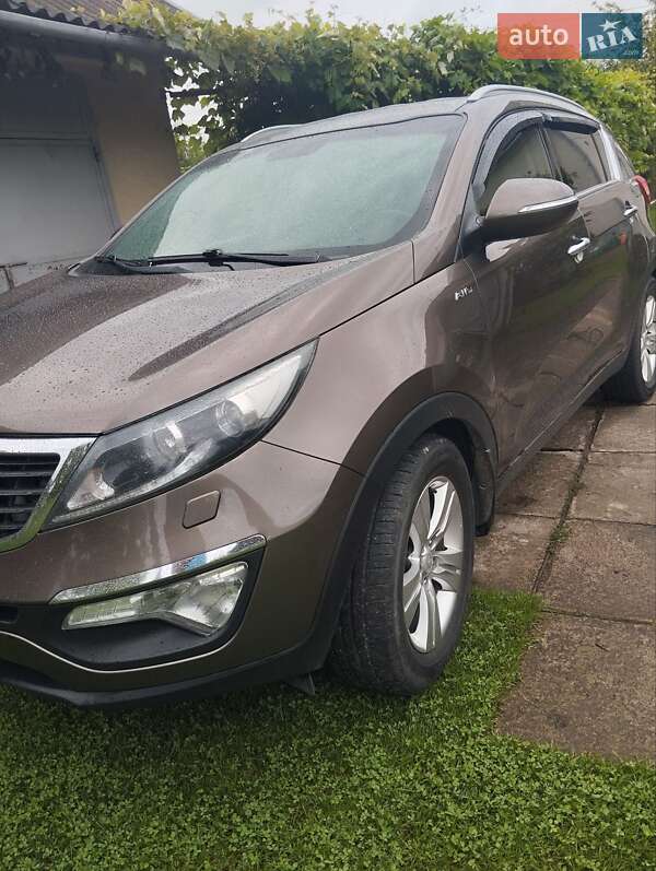 Внедорожник / Кроссовер Kia Sportage 2012 в Городке