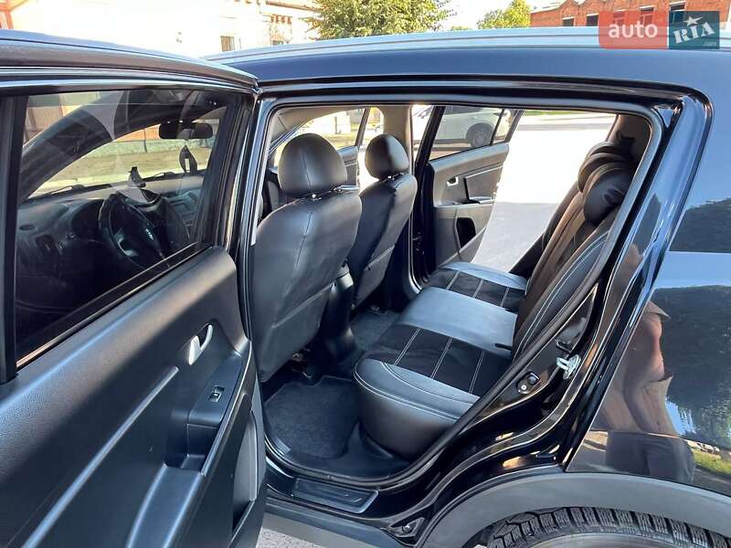 Позашляховик / Кросовер Kia Sportage 2011 в Овручі