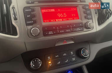 Позашляховик / Кросовер Kia Sportage 2011 в Чернівцях