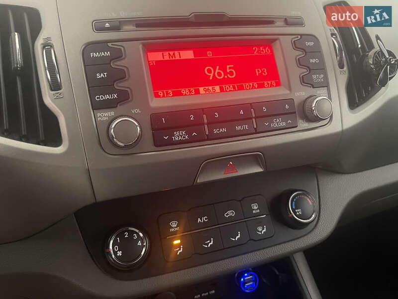 Внедорожник / Кроссовер Kia Sportage 2011 в Черновцах