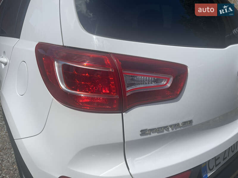 Внедорожник / Кроссовер Kia Sportage 2011 в Черновцах