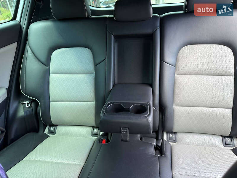 Внедорожник / Кроссовер Kia Sportage 2016 в Ирпене