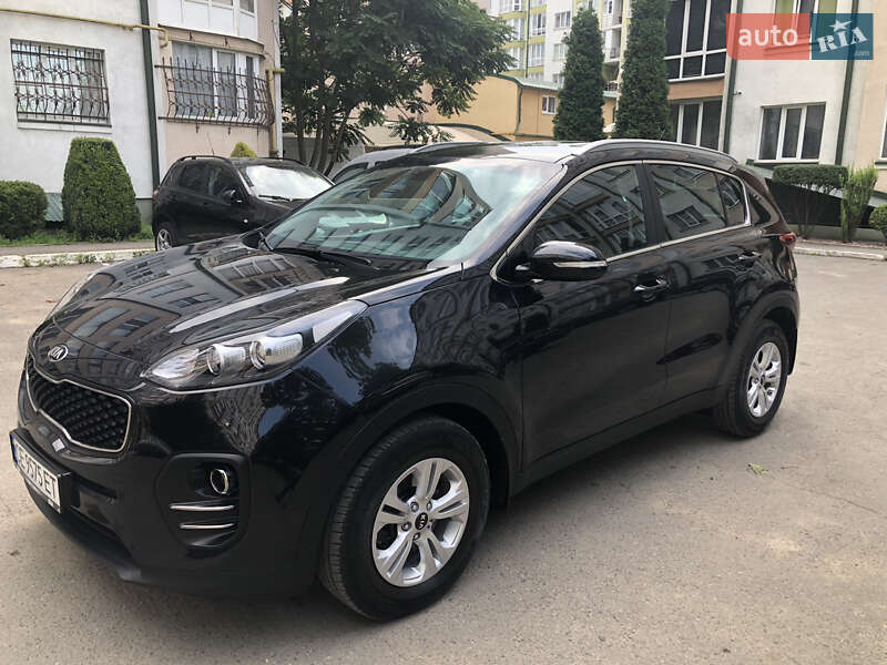 Внедорожник / Кроссовер Kia Sportage 2016 в Черновцах