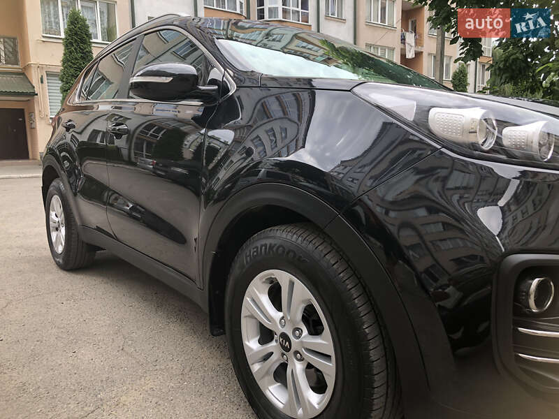 Внедорожник / Кроссовер Kia Sportage 2016 в Черновцах