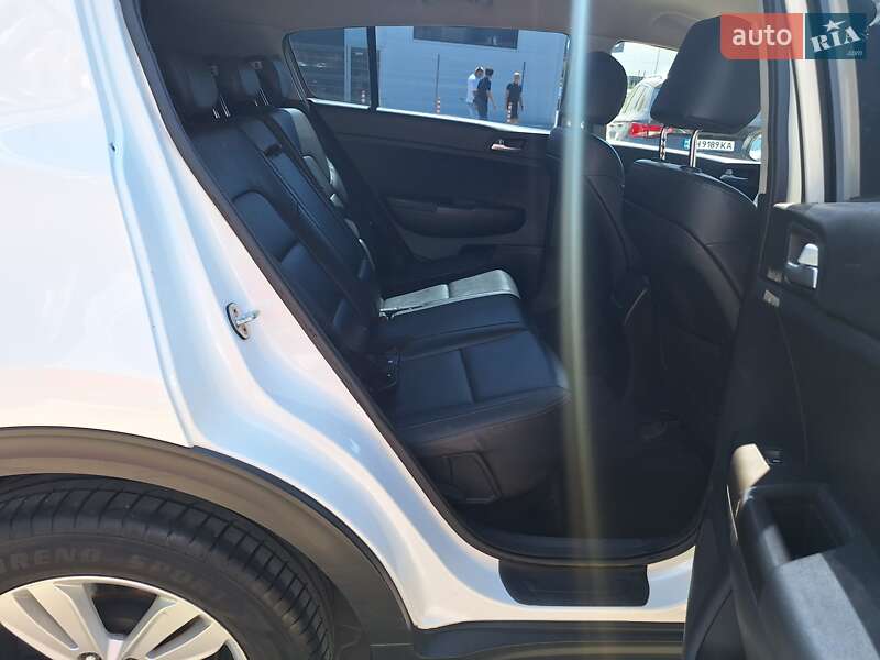 Внедорожник / Кроссовер Kia Sportage 2015 в Одессе