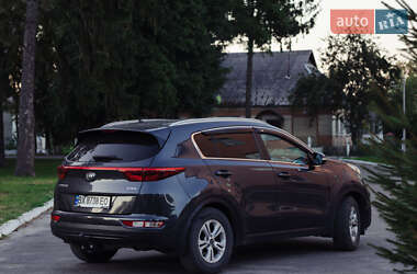 Внедорожник / Кроссовер Kia Sportage 2017 в Староконстантинове