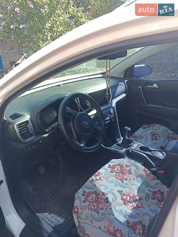 Внедорожник / Кроссовер Kia Sportage 2016 в Аулах