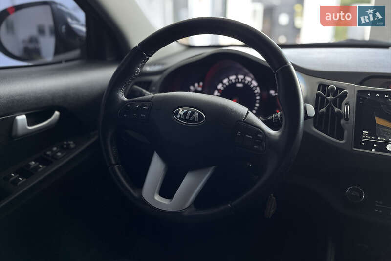 Внедорожник / Кроссовер Kia Sportage 2015 в Шептицькому