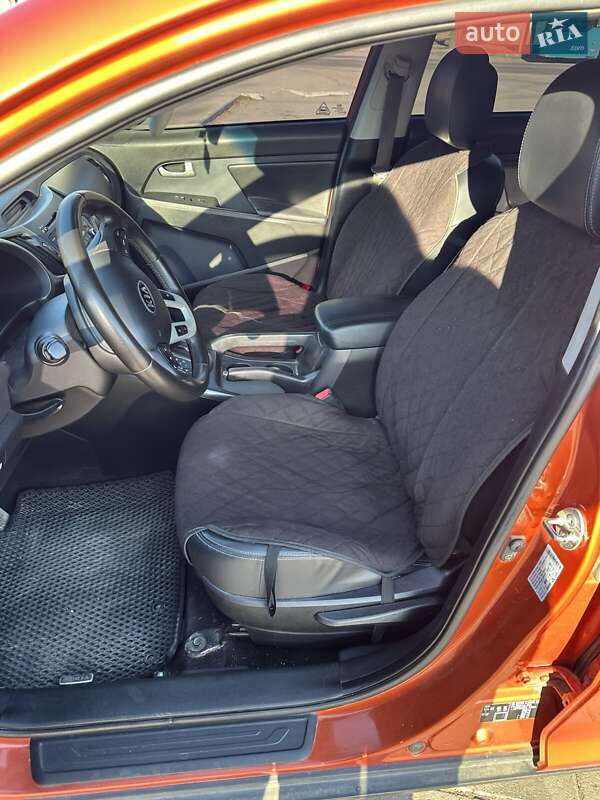 Внедорожник / Кроссовер Kia Sportage 2012 в Вознесенске