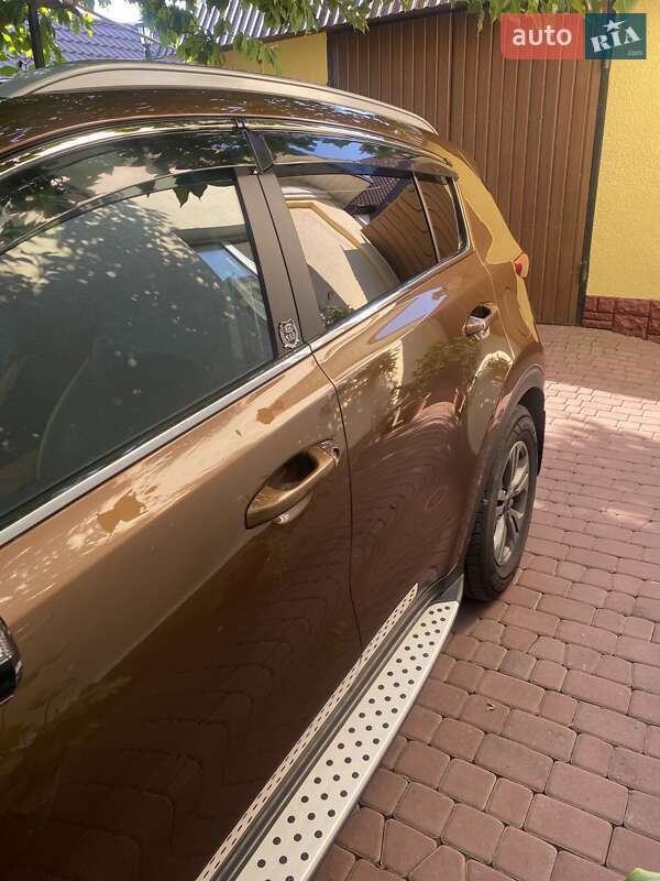 Позашляховик / Кросовер Kia Sportage 2017 в Нововолинську