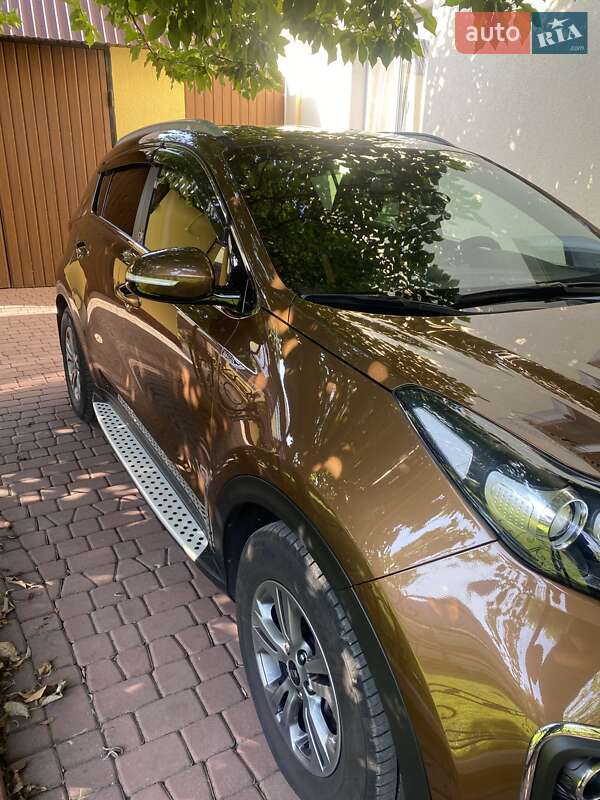 Позашляховик / Кросовер Kia Sportage 2017 в Нововолинську