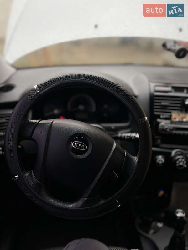 Внедорожник / Кроссовер Kia Sportage 2007 в Золочеве