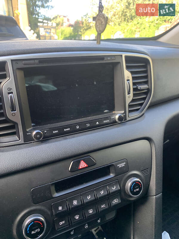 Внедорожник / Кроссовер Kia Sportage 2017 в Трускавце