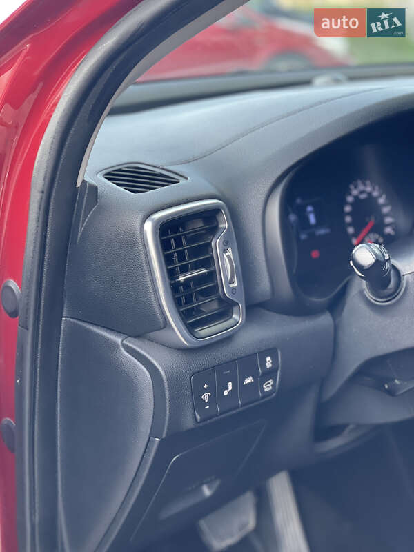 Внедорожник / Кроссовер Kia Sportage 2016 в Ровно