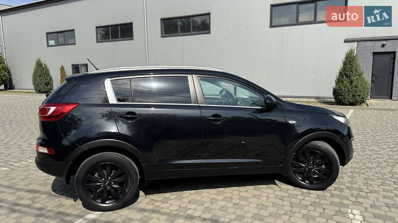 Внедорожник / Кроссовер Kia Sportage 2011 в Ивано-Франковске