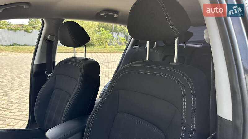 Внедорожник / Кроссовер Kia Sportage 2011 в Ивано-Франковске