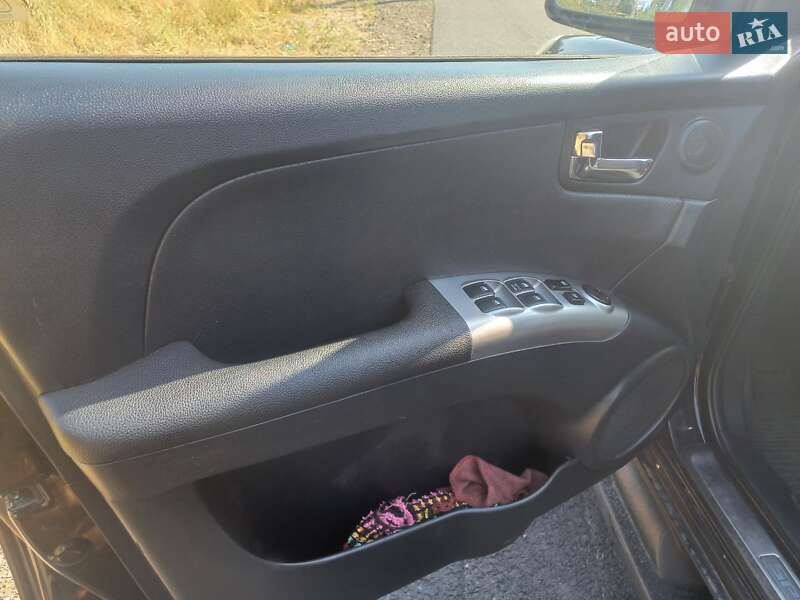 Позашляховик / Кросовер Kia Sportage 2007 в Маневичах