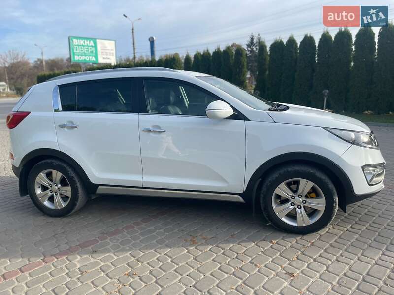 Позашляховик / Кросовер Kia Sportage 2011 в Дунаївцях