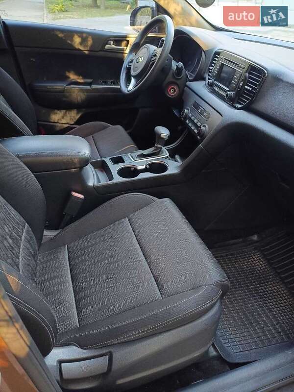 Внедорожник / Кроссовер Kia Sportage 2016 в Днепре фото 12 Внедорожник / Кроссовер Kia Sportage 2016 в Днепре